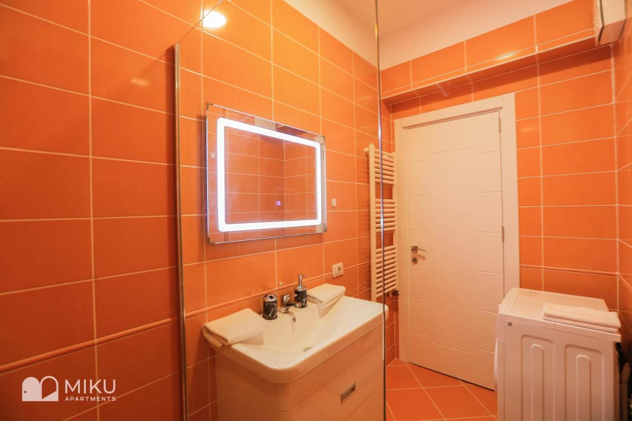 Miku Apartment - Perfect 1Bedroom At Komuna E Parisit Tiranë Luaran gambar